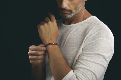 PULSERA SKEMA BLACK GOLD SCREW